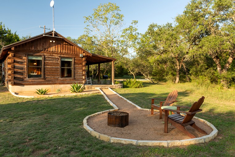 Cedar cabin in Wimberley